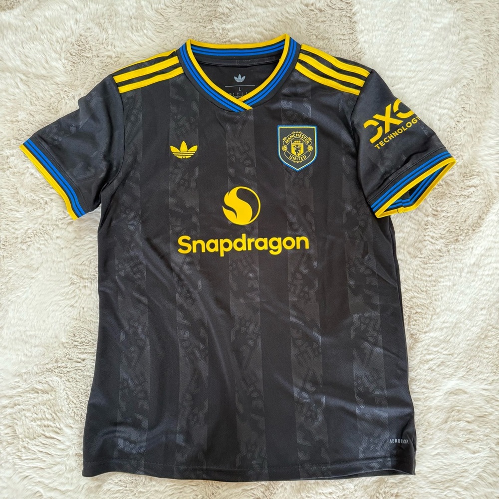 adidas Black & Yellow Manchester United 25/26 Third Jersey